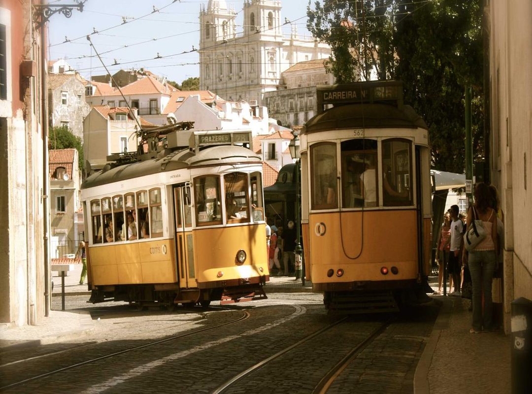 Personal vs. Work/School Accounts: Which Login Page to Use?